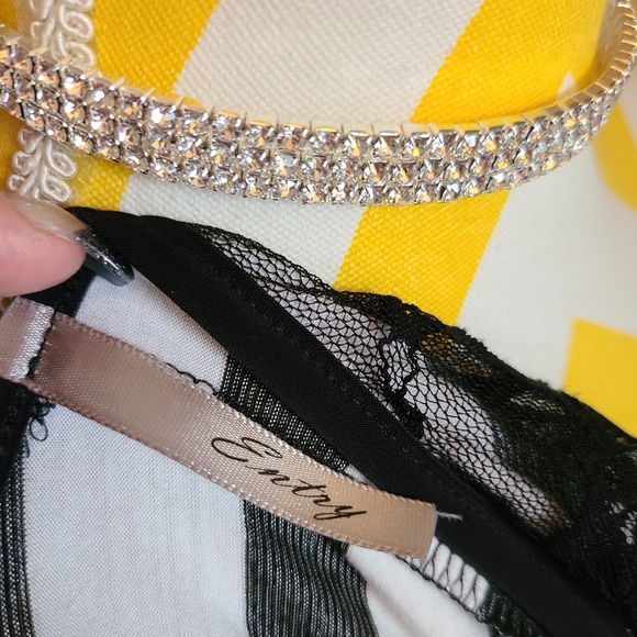 Entry dress - Picture 8 of 10